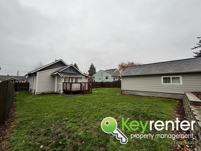 Building Photo - Newly Remodeled 2-Bedroom, 2-Bath Tacoma Home with Finished Basement, Large Backyard, and Detache...