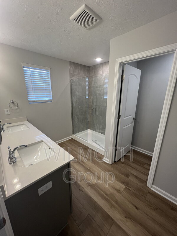 Building Photo - 7300 Shroyer Wy