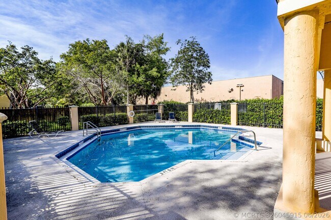 Building Photo - 6527 Catalina Ln