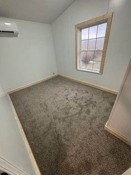 Building Photo - 42 Toll Gate Ct