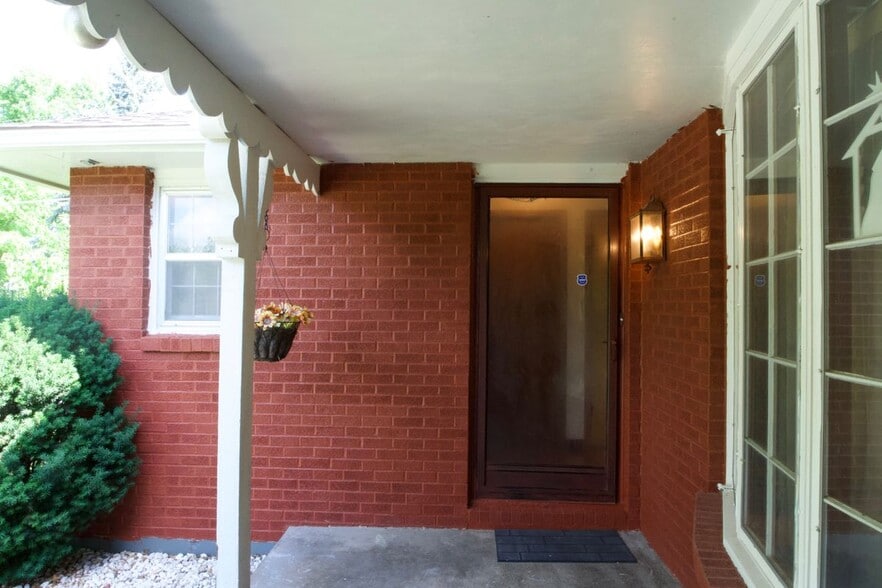 Building Photo - 1405 N 82nd Terrace