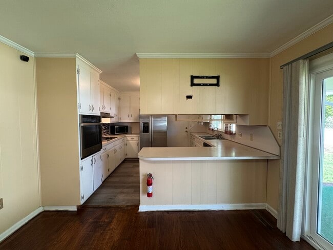 Building Photo - 117 Southerland Dr