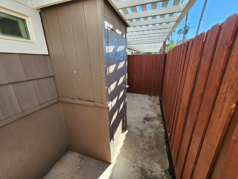 Building Photo - 717 S Pine St