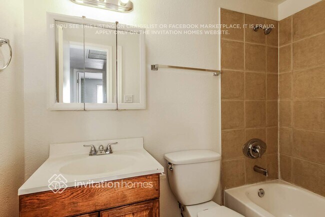 Building Photo - 2842 N 65th Ave