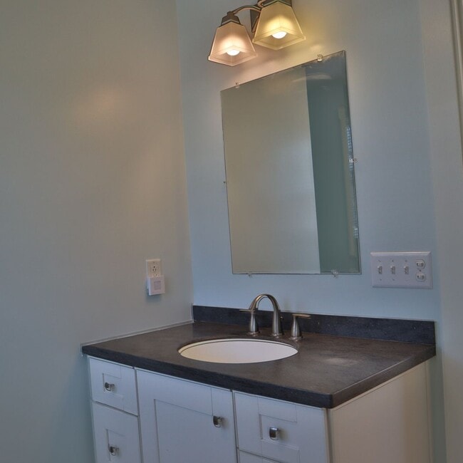 Building Photo - 192 Slater Ave