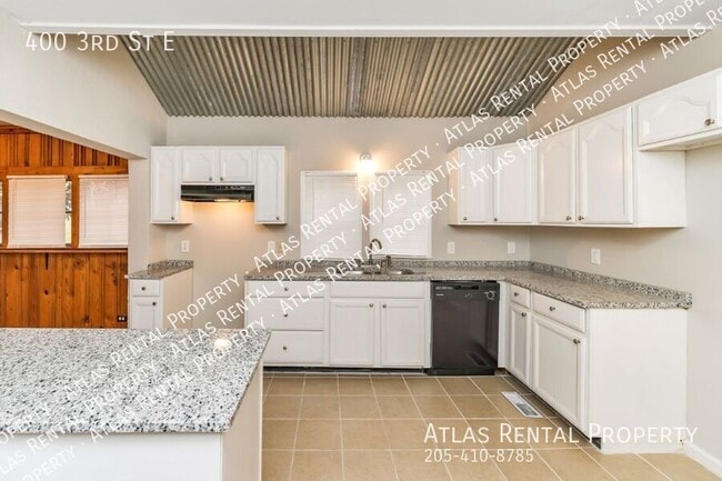 Building Photo - 400 3rd St E