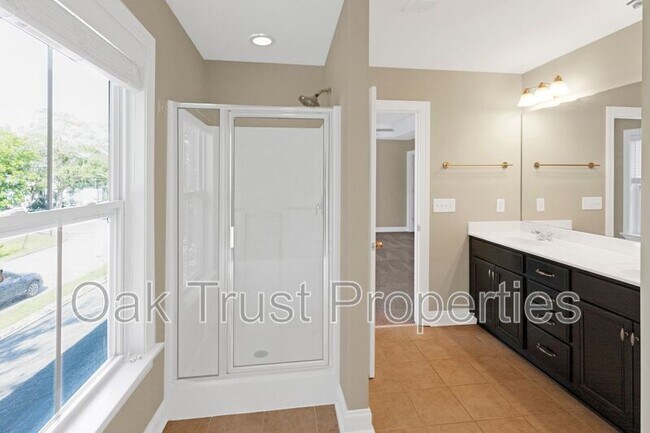 Building Photo - 5185 Celtic Dr