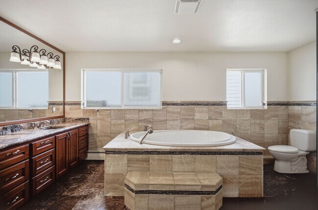 Building Photo - Spacious 4 Bed 2.5 Bath Home with Panoramic Views in Magnolia