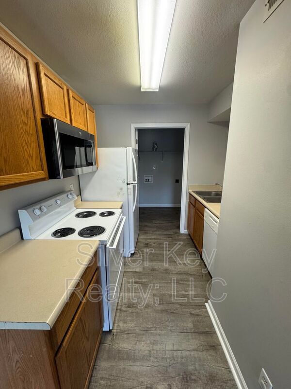 Building Photo - 268 Willow Creek Drive
