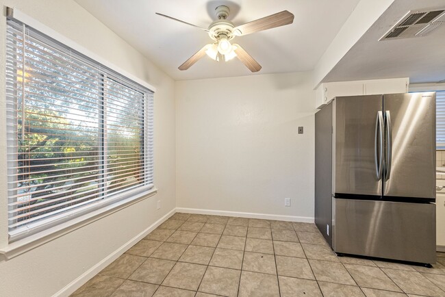 Building Photo - Homey Comfort with Spacious Yard in North Austin