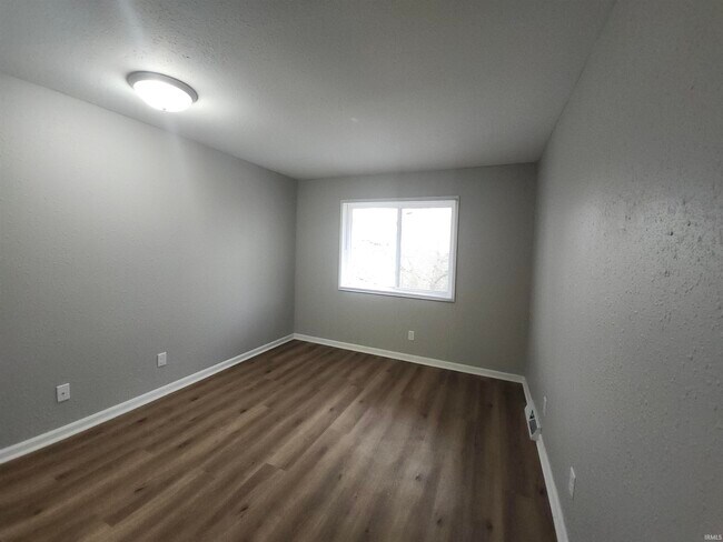 Building Photo - 38042 Dow Ct