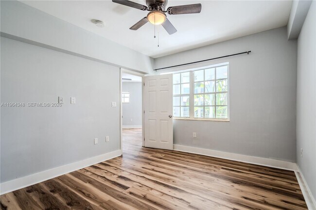 Building Photo - 2383 Flamingo Dr