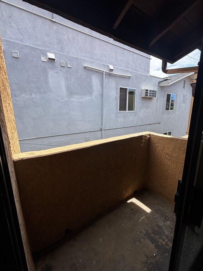 Building Photo - 1460 Hornblend St
