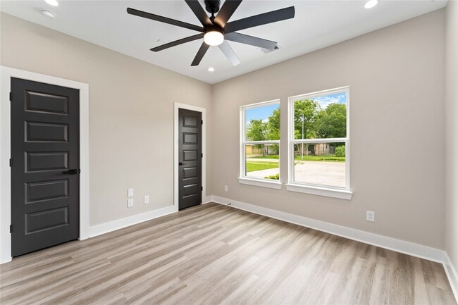 Building Photo - 9514 Ashville Dr