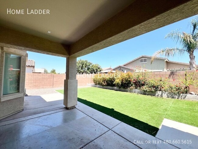 Building Photo - 2936 E Tonto Dr