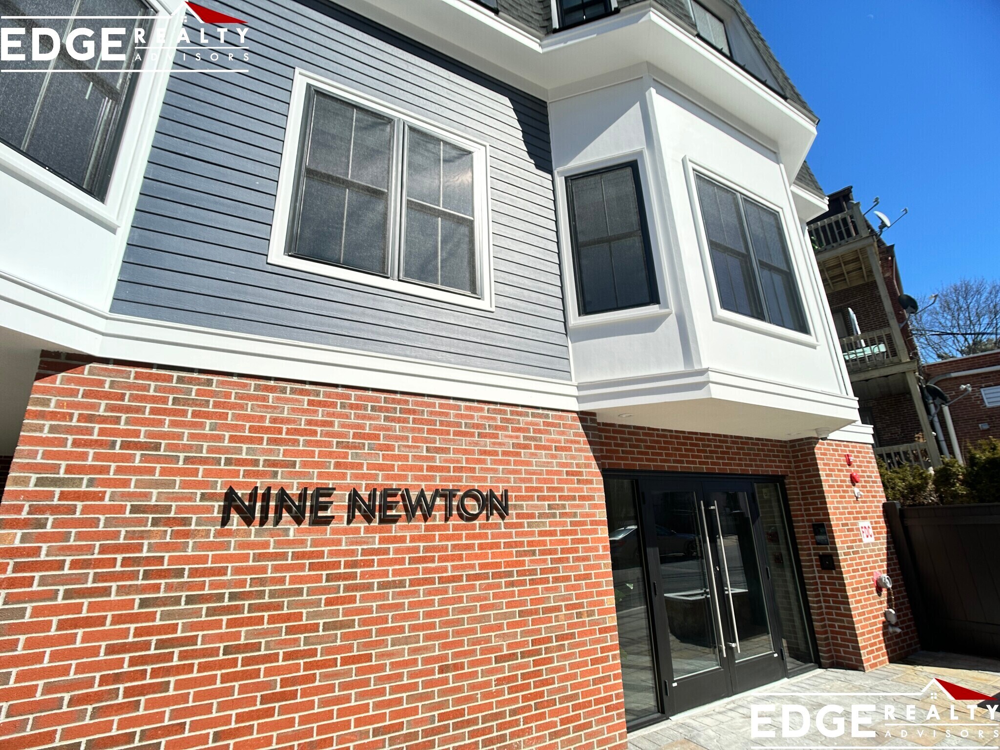 Building Photo - 140 Newton St