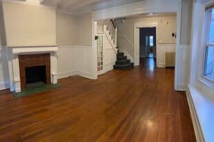 Building Photo - 332 S 43rd St