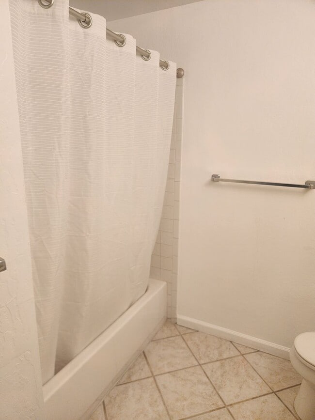 Building Photo - Nice and Bright lots of light charming two story townhouse in beautiful Bennett Valley