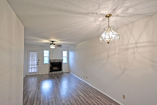 Building Photo - 663 Floral Ave