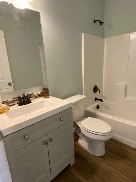 Building Photo - 1003 S 1st St