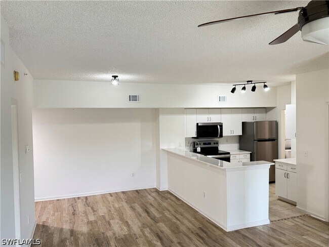 Building Photo - 1830 Florida Club Cir