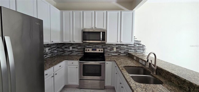 Building Photo - 2027 Strathmill Dr
