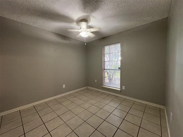 Building Photo - 1206 High Valley Dr