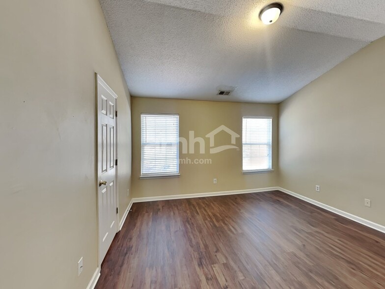 Building Photo - 7410 Henderson Park Rd