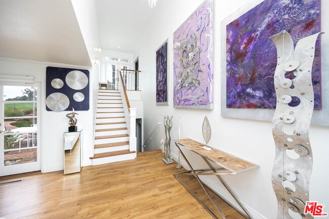 Building Photo - 1110 W Muirlands Dr