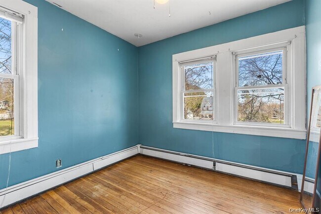 Building Photo - 39 Wawanda Ave
