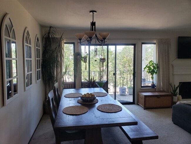 Building Photo - Stunning 2 Bed 2 Bath Condo in Novato, CA