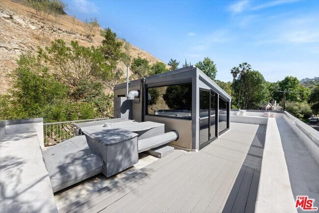 Building Photo - 4046 Stoneybrook Dr