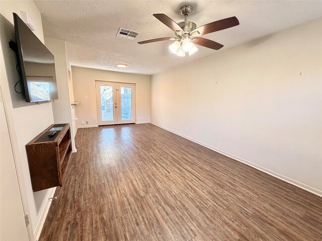 Building Photo - 9517 Clanton St