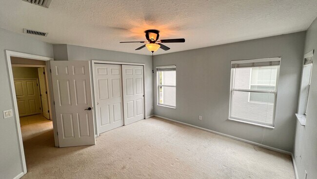Building Photo - Available NOW! Stunning 4-Bedroom Home in ...