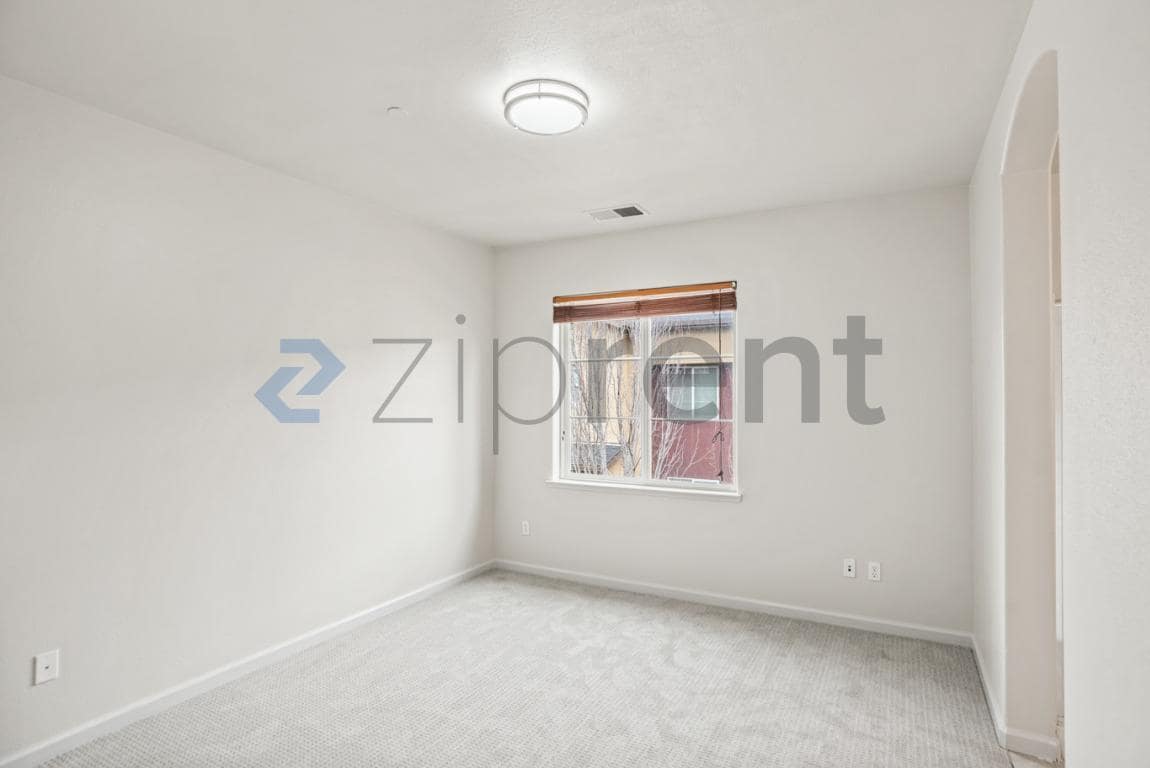 Building Photo - 2858 10th St