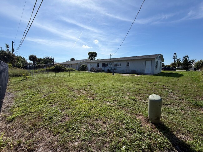 Building Photo - 8126 43rd Ave W