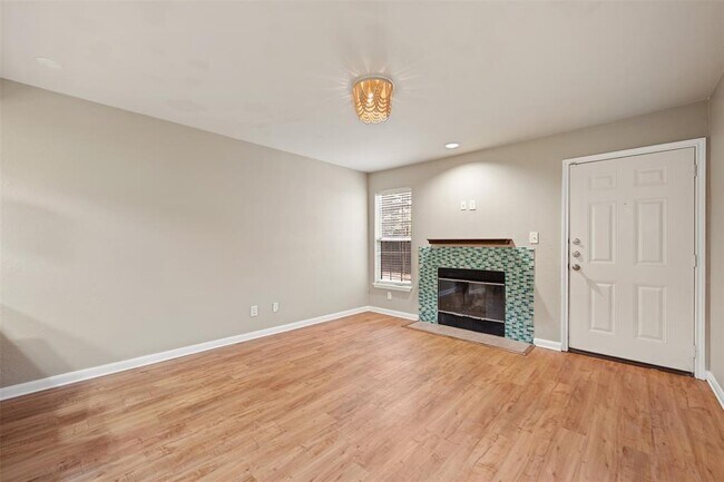 Building Photo - 7685 Northcross Dr