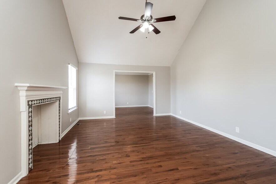 Building Photo - 3105 Roundwood Forest Ln