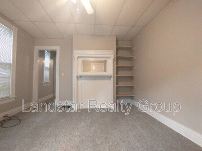 Building Photo - 2127 Grinstead Dr