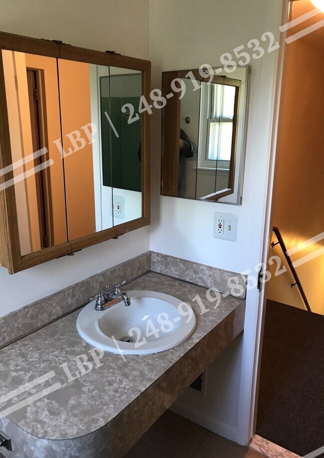 Building Photo - 5925 Inkster Rd