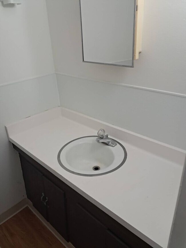 Building Photo - 8836eN95thM