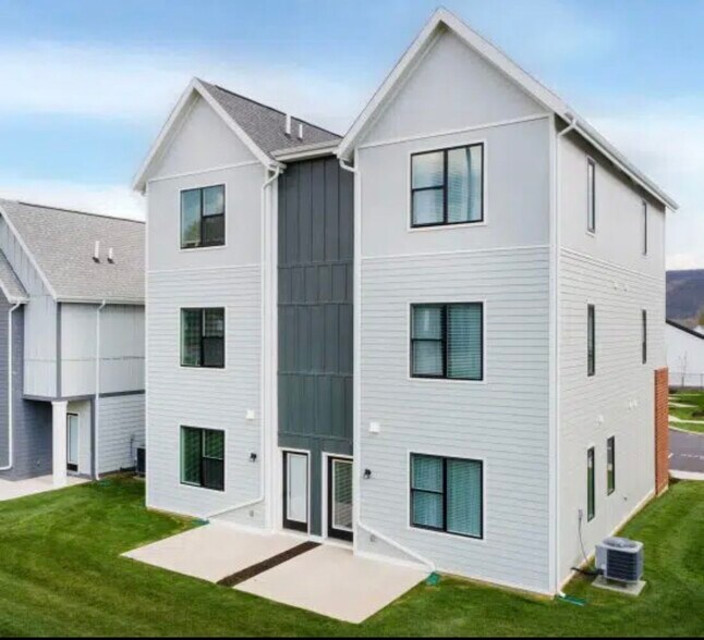 Building Photo - 138 Musserview Way