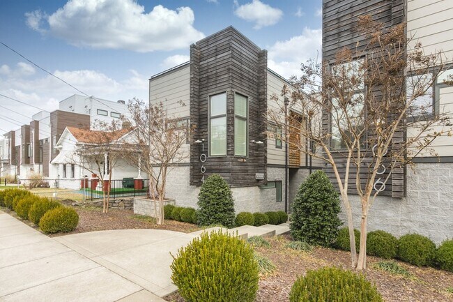 Building Photo - 1064B 2nd Ave S