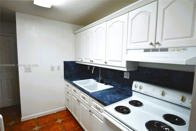 Building Photo - 2544 SW 20th St