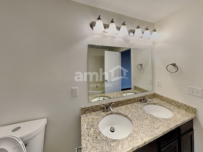 Building Photo - 629 Lanning St