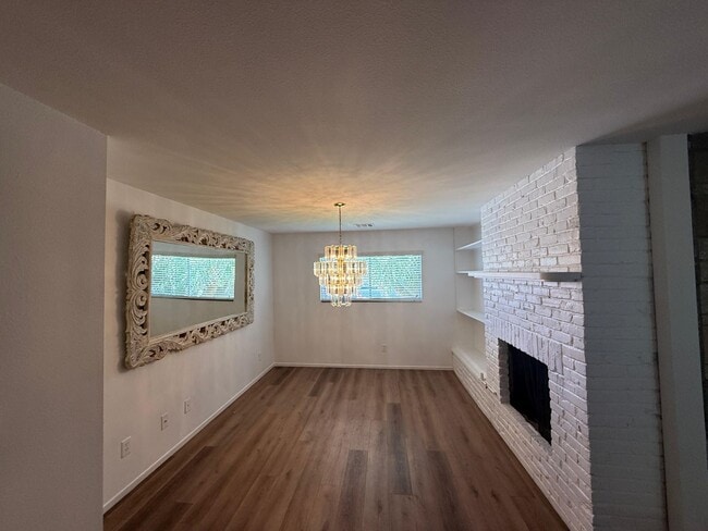 Building Photo - Charming Home in Central Las Vegas
