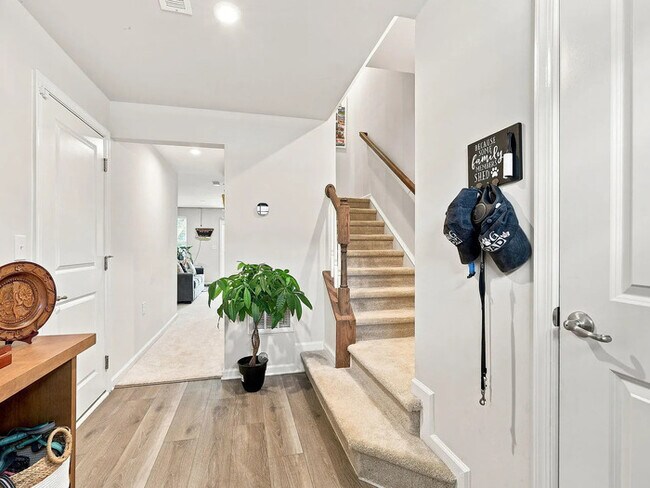 Building Photo - Lease OR Lease to Own