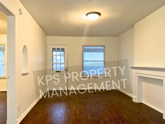 Building Photo - 708 S Ida St