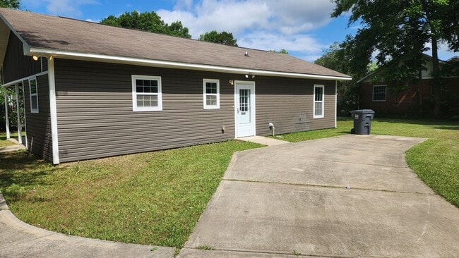 Building Photo - Totally Renovated Home