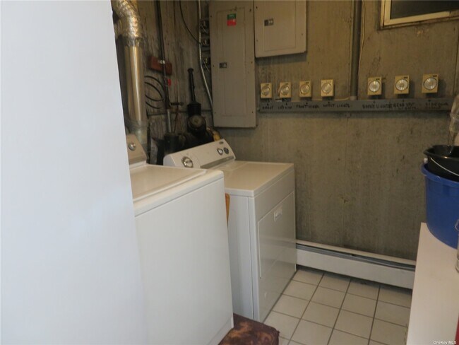 Building Photo - 33 Pine Cone Ln